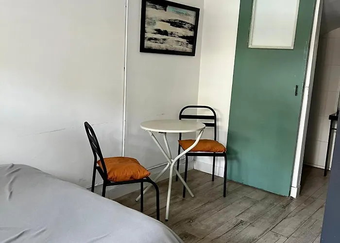 Monoambiente En Zona Residencial